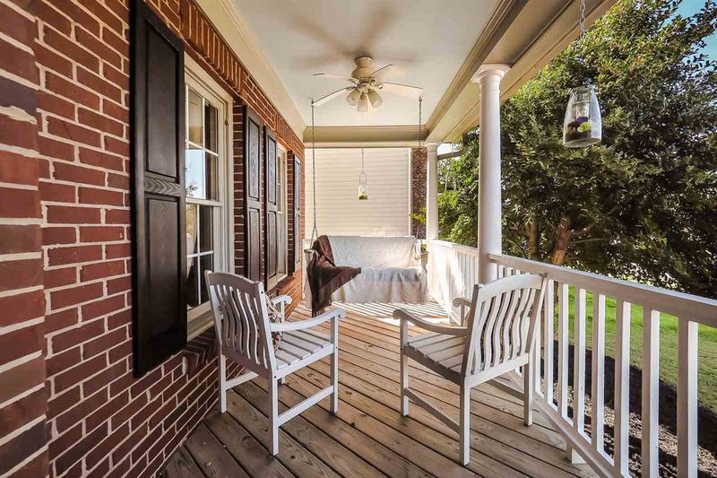 1010 Overcliff Dr, Apex, NC 27502