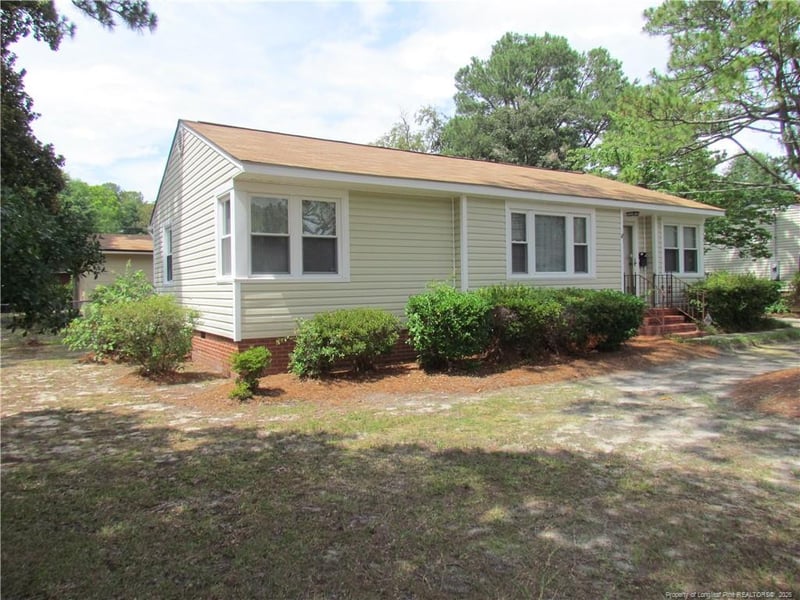 1010 Sandalwood Dr, Fayetteville, NC 28304