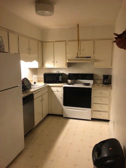 1010 Sandlin Dr #B, Raleigh, NC 27606