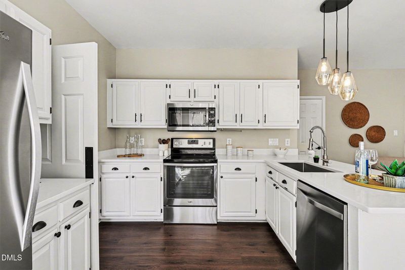 1010 Sturbridge Dr, Durham, NC 27713