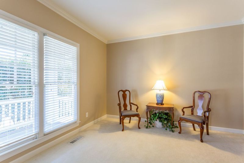 10105 Hallberg Ln, Raleigh, NC 27614