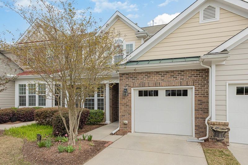 10106 Falls Meadow Ct, Raleigh, NC 27617