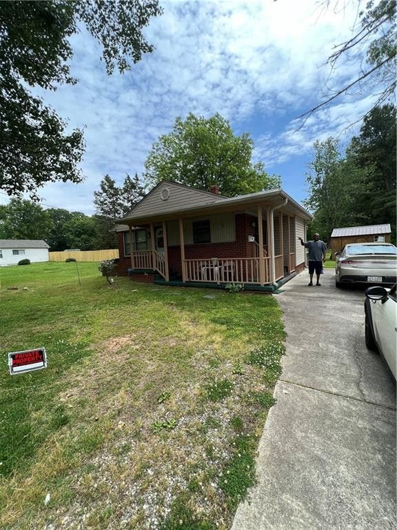 1011 Apple St, Burlington, NC 27217