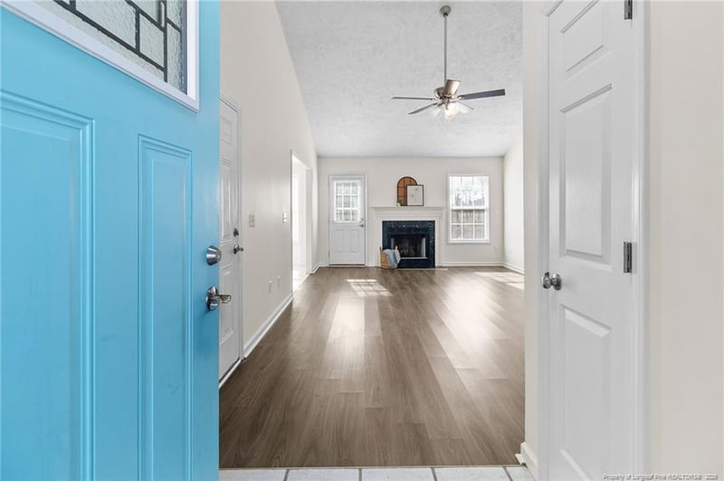 1011 Gatesville Dr, Hope Mills, NC 28348