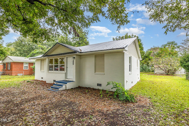 1011 Juniper Dr, Fayetteville, NC 28304
