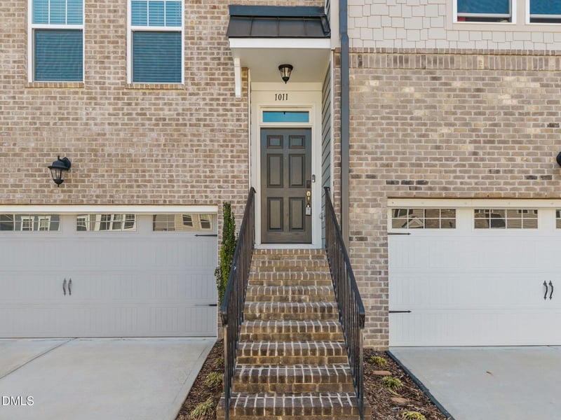 1011 Lathrop Ln, Apex, NC 27523