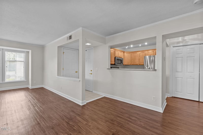 1011 Nicholwood Dr #209, Raleigh, NC 27605