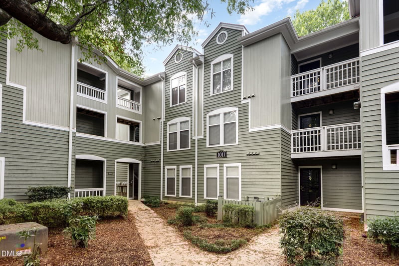 1011 Nicholwood Dr #301, Raleigh, NC 27605