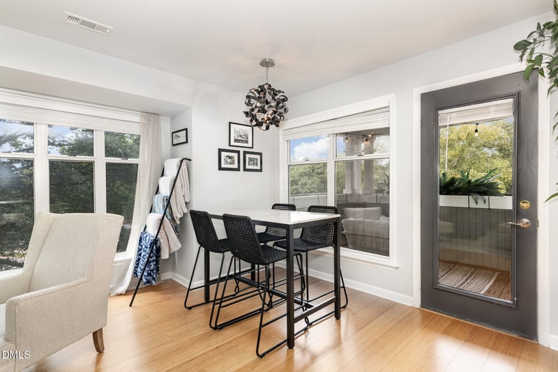 1011 Nicholwood Dr #301, Raleigh, NC 27605