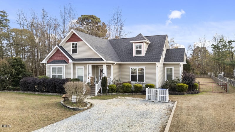 1011 Parkers Ridge Dr, Fuquay Varina, NC 27526