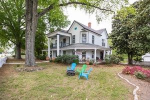 1011 N Salem St, Apex, NC 27502