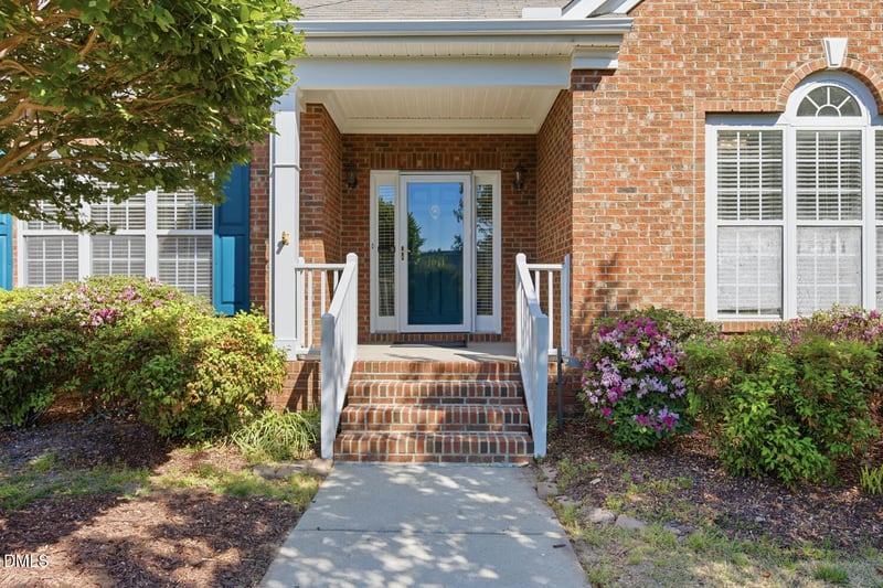 1011 Upchurch Farm Ln, Cary, NC 27519