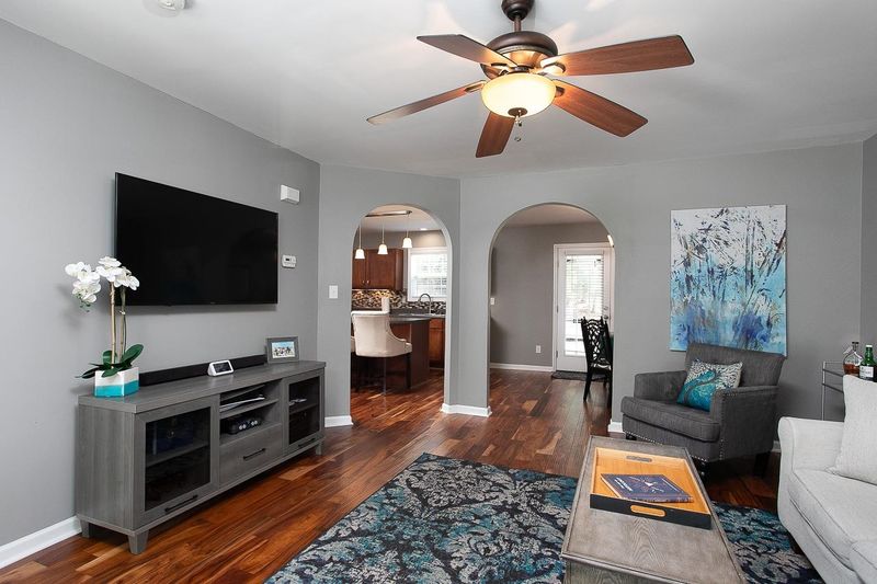 1011 Woodside Park Ln, Durham, NC 27704