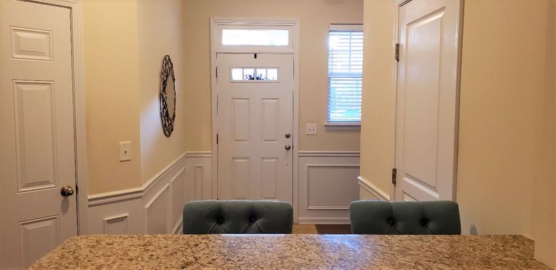10111 Knotty Pine Ln, Raleigh, NC 27617