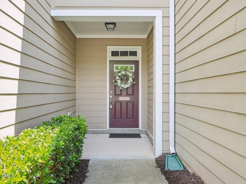 10112 Knotty Pine Ln, Raleigh, NC 27617