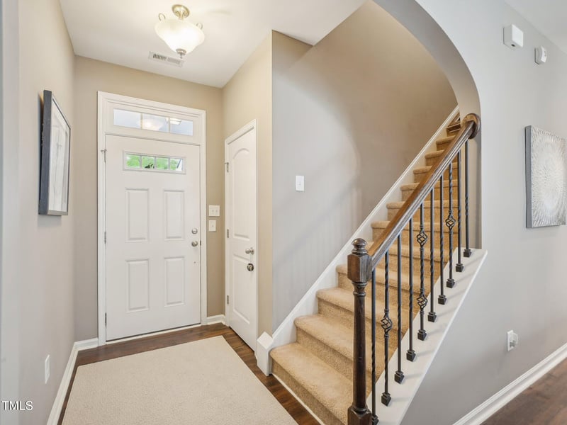 10112 Knotty Pine Ln, Raleigh, NC 27617