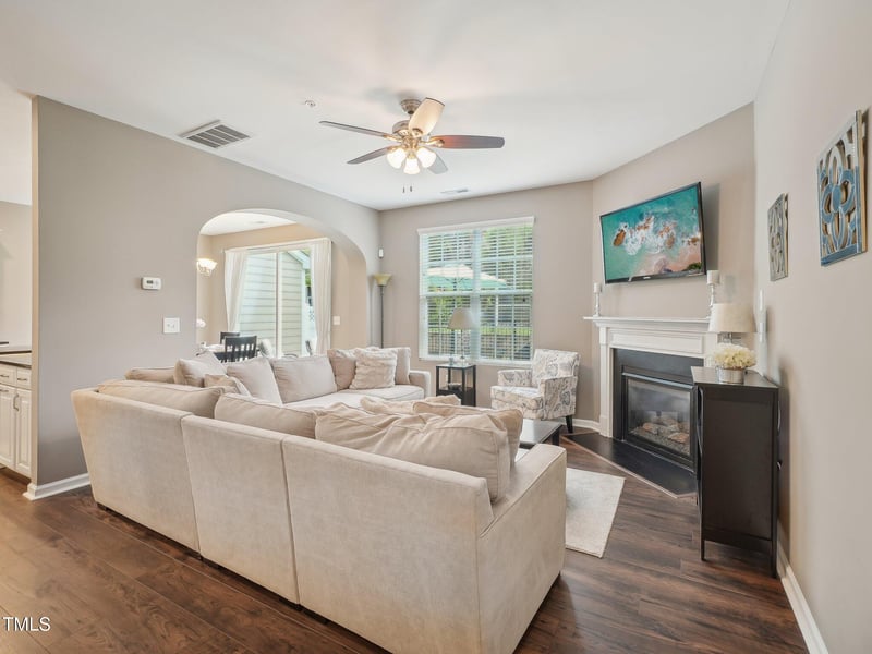 10112 Knotty Pine Ln, Raleigh, NC 27617