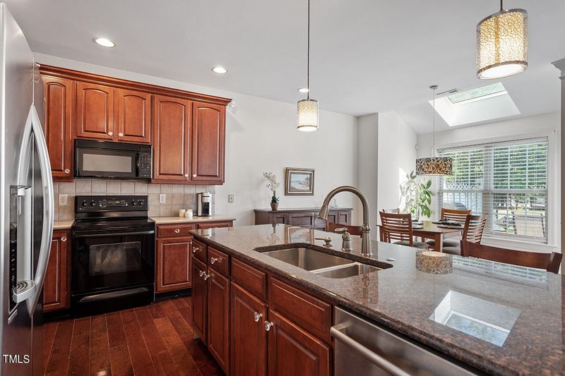 10113 Mizner Ln, Raleigh, NC 27617