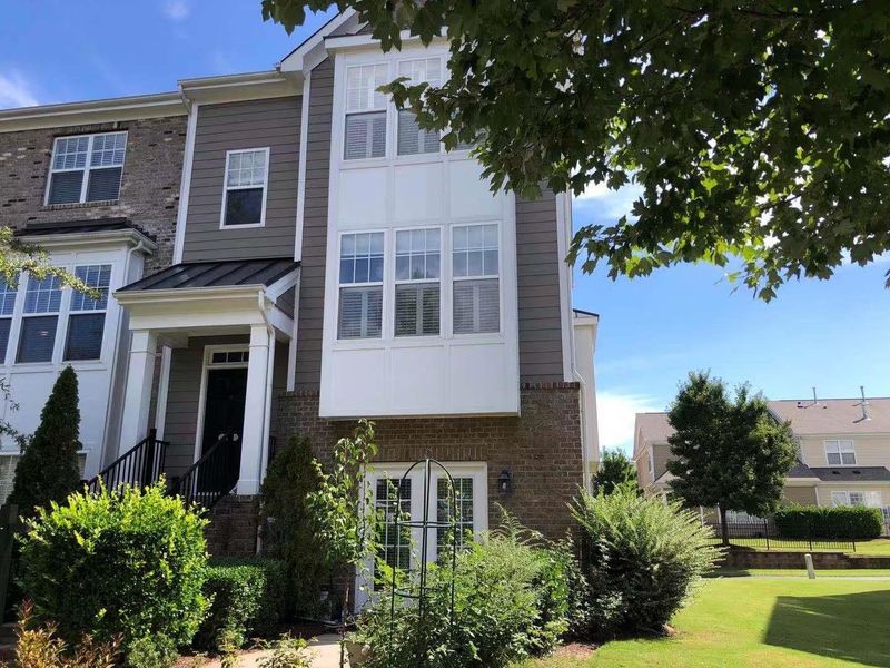 10114 Glen Autumn Rd, Raleigh, NC 27617