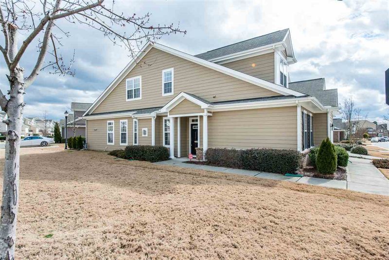 10118 Falls Meadow Ct, Raleigh, NC 27617