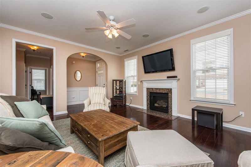 10118 Falls Meadow Ct, Raleigh, NC 27617
