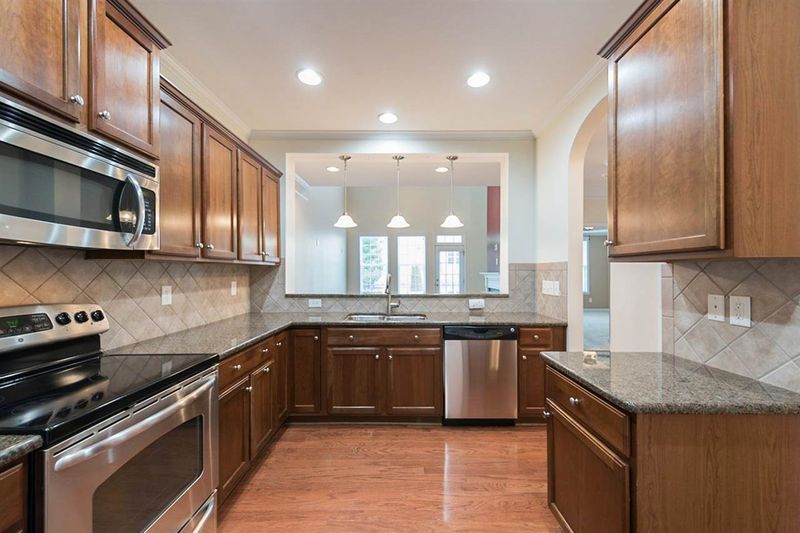 10119 Falls Meadow Ct, Raleigh, NC 27617