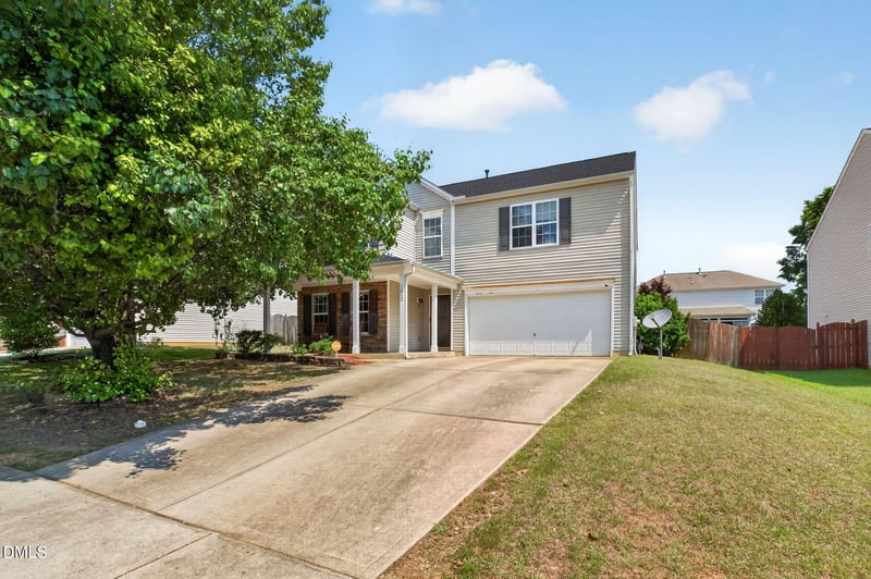 1012 Breeze Ln, Clayton, NC 27520