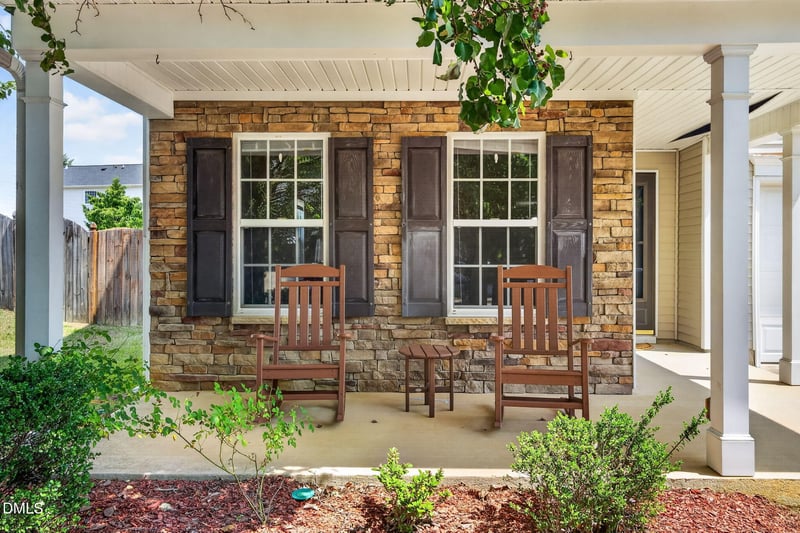1012 Breeze Ln, Clayton, NC 27520