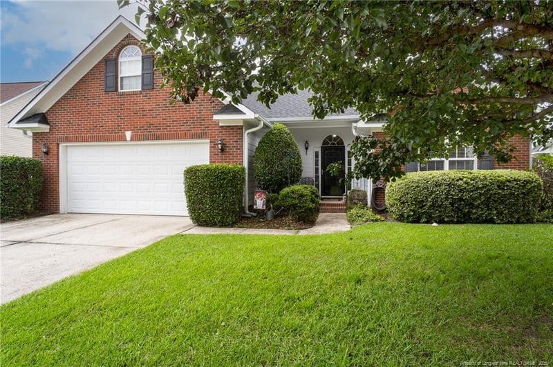 1012 Greenhouse Dr, Hope Mills, NC 28348