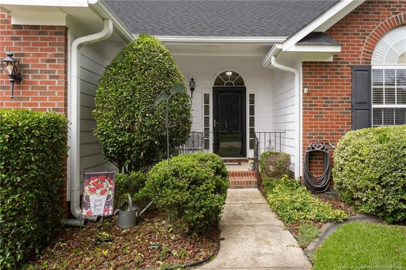 1012 Greenhouse Dr, Hope Mills, NC 28348