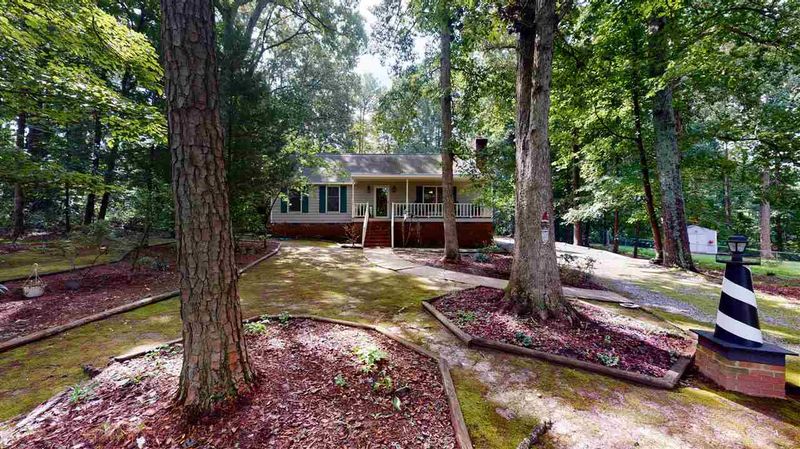 1012 Homestead Pl, Zebulon, NC 27597