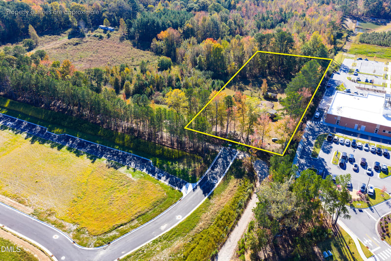 1012 Poinsettia Ln, Wendell, NC 27591