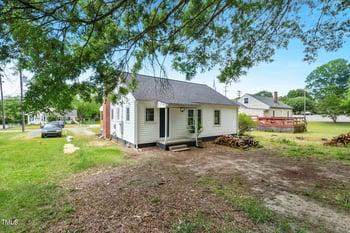 1012 Rainey St, Burlington, NC 27217