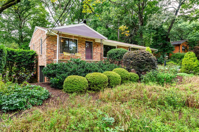 1012 Ravenwood Dr, Raleigh, NC 27606