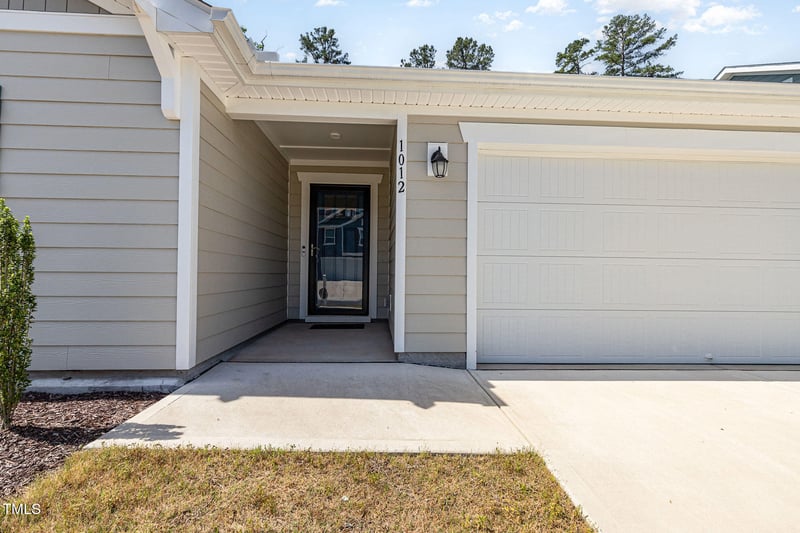 1012 Ringhill Bluff Dr, Durham, NC 27704