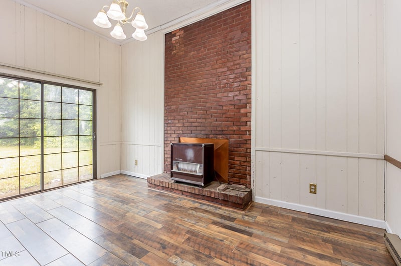1012 Roxboro St, Haw River, NC 27258