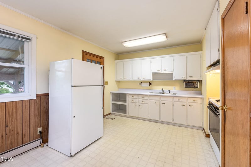 1012 Roxboro St, Haw River, NC 27258