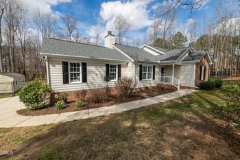 1012 Sawyer Creek Dr, Zebulon, NC 27597