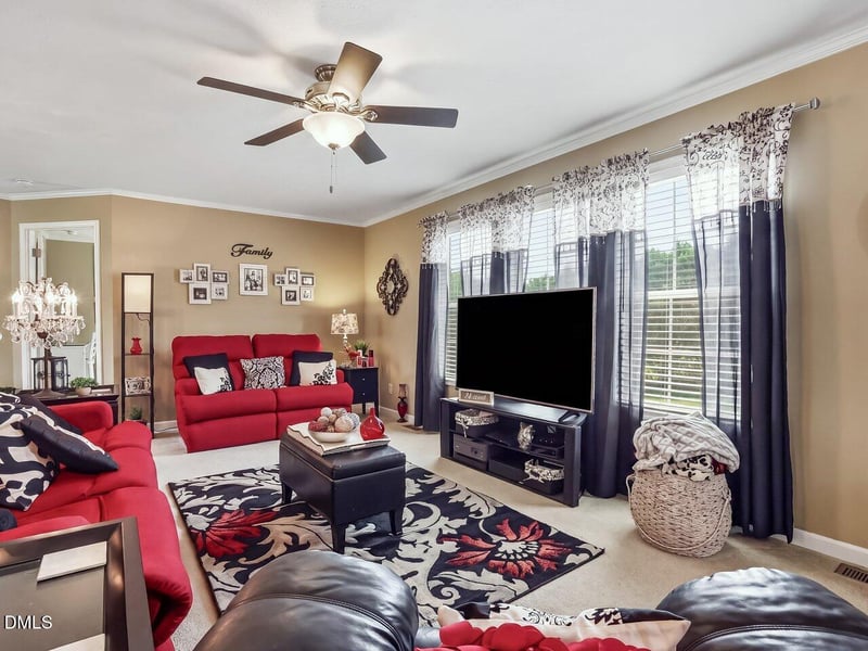1012 Us Hwy 70 W, Hillsborough, NC 27278