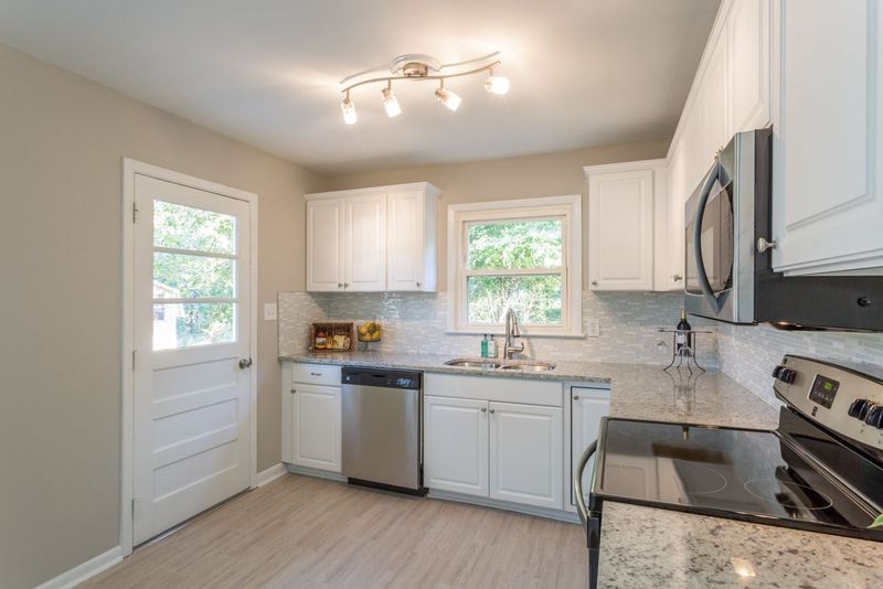 1012 Weston St, Raleigh, NC 27610