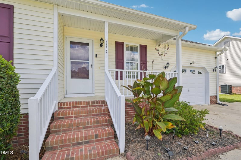 1012 Willhaven Dr, Fuquay Varina, NC 27526