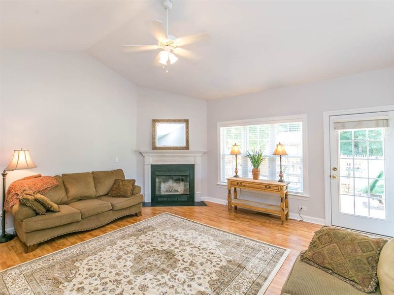 1012 Winter Bloom Ct, Wake Forest, NC 27587