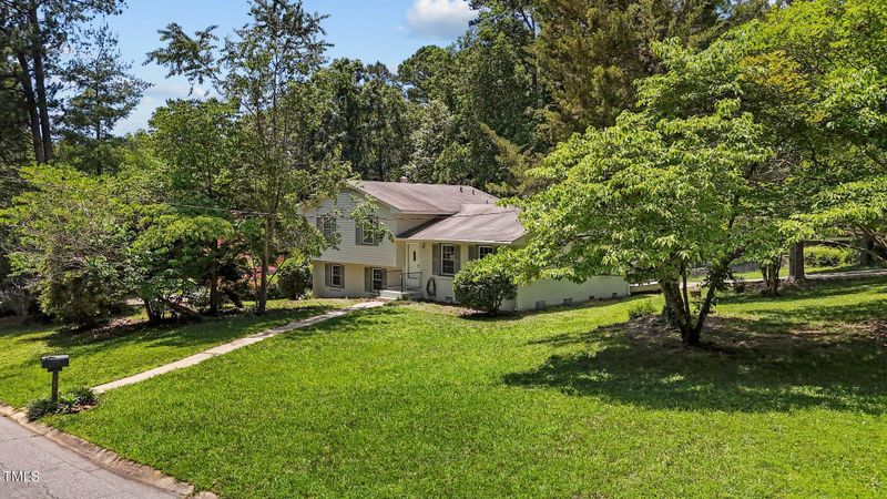 1012 Winwood Dr, Cary, NC 27511