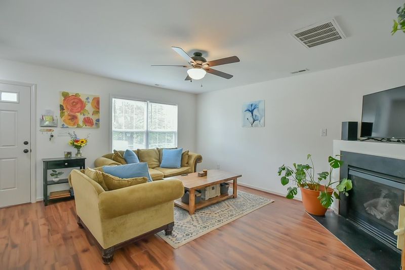 1012 Woodside Park Ln, Durham, NC 27704