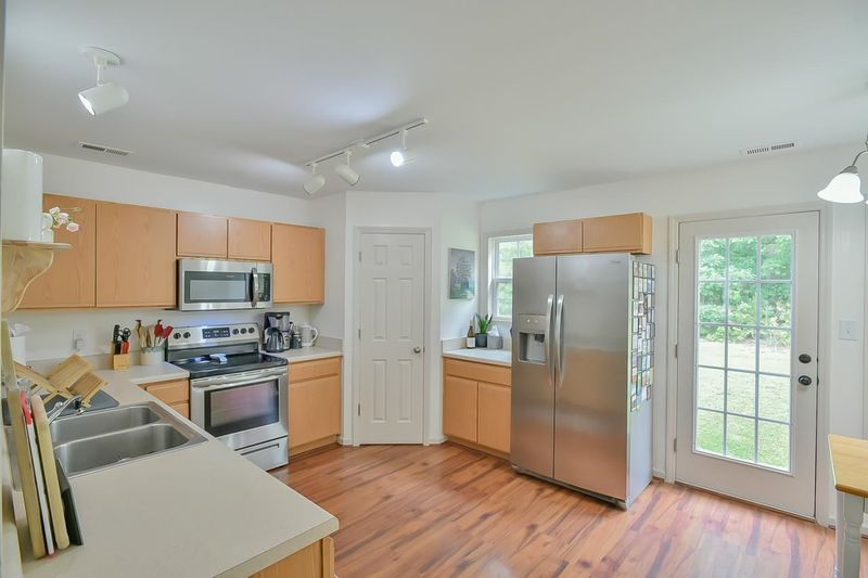 1012 Woodside Park Ln, Durham, NC 27704