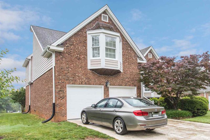 10121 Goodview Ct, Raleigh, NC 27613