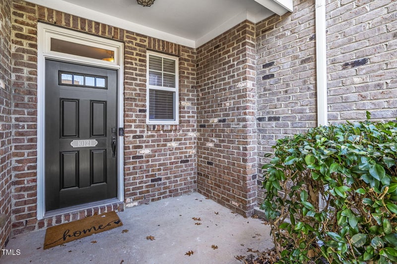 10121 Knotty Pine Ln, Raleigh, NC 27617