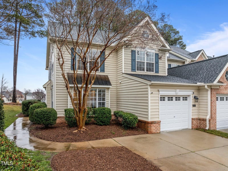 10121 Mizner Ln, Raleigh, NC 27617