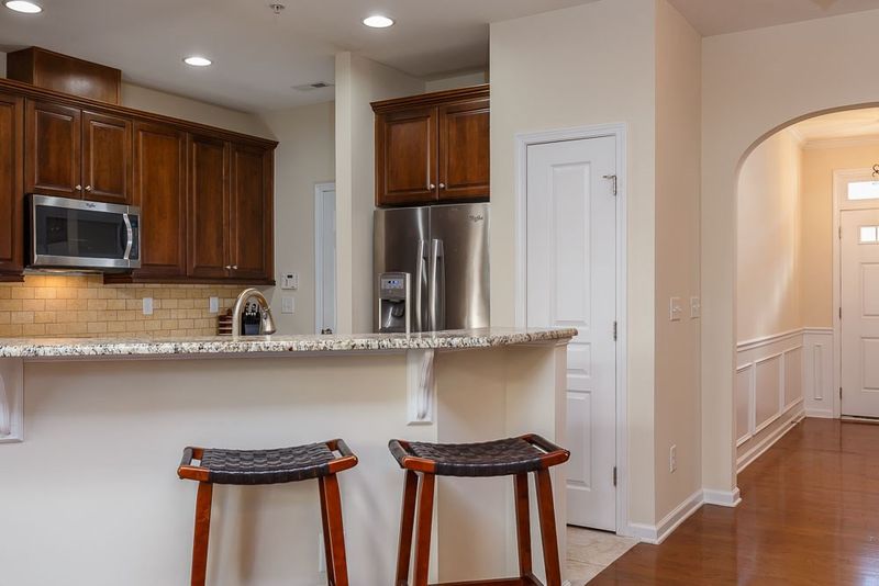 10124 Lynnberry Pl, Raleigh, NC 27617