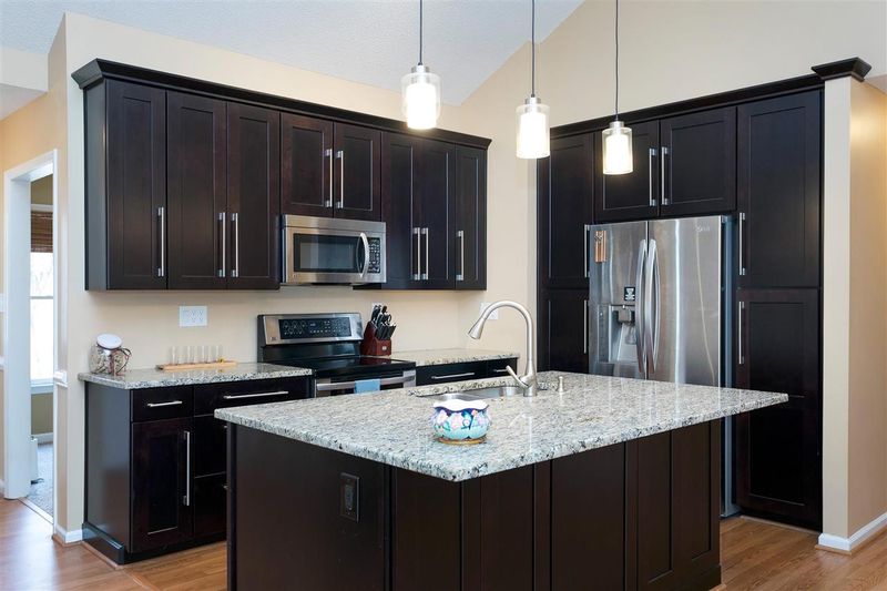 1013 Alderleaf Dr, Fuquay Varina, NC 27526
